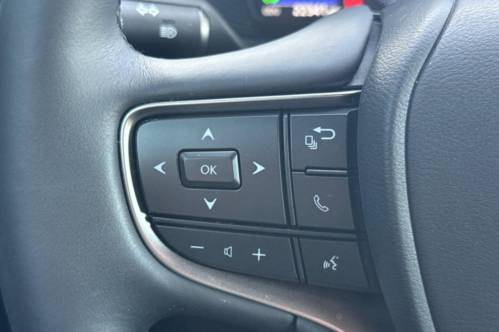 Certified 2023 Lexus UX 250h FWD w/ Premium Package image 29