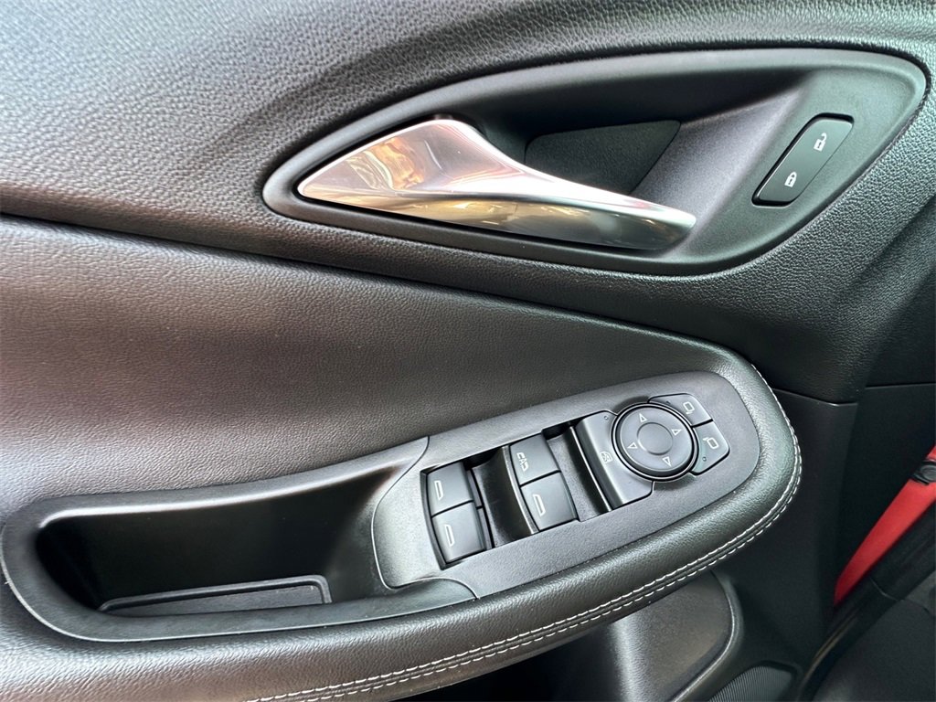 Used 2024 Buick Encore GX Sport Touring image 11