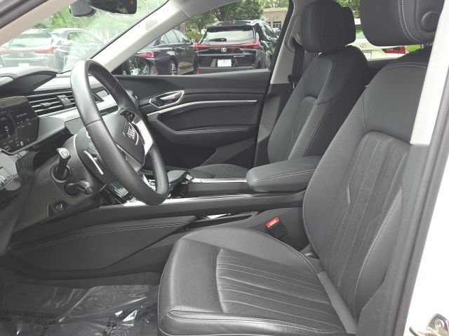 Used 2023 Audi e-tron Premium Plus w/ Premium Plus Package AWD/4WD image 9