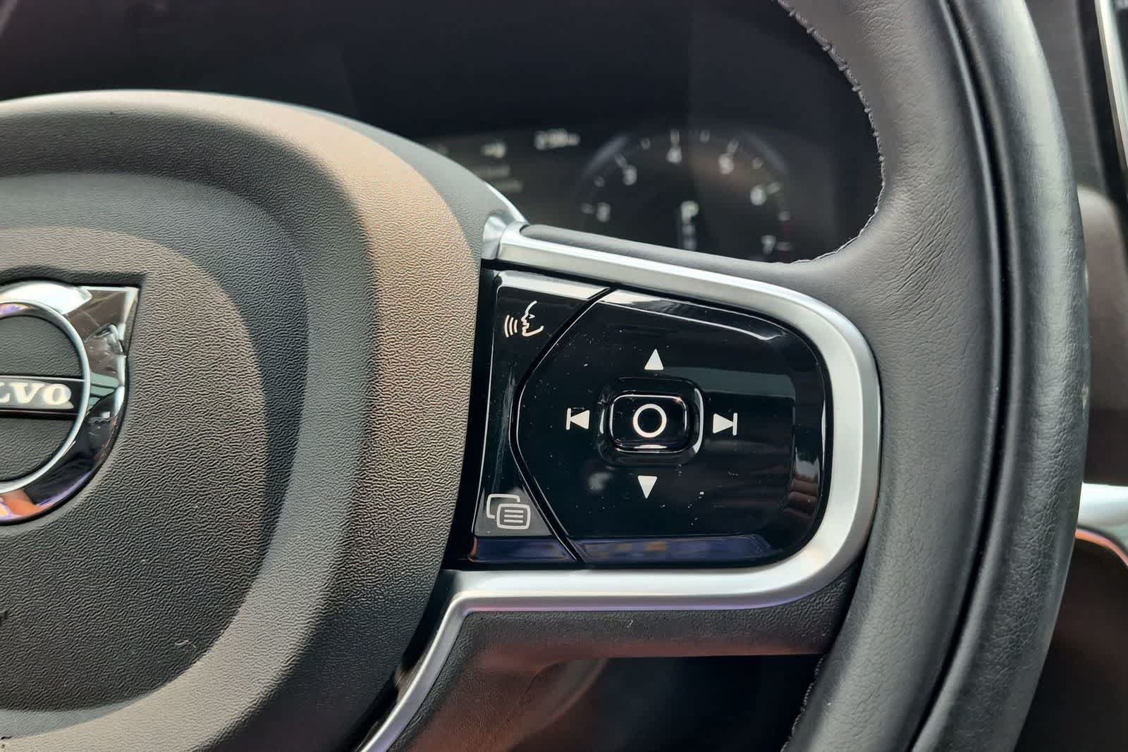 Used 2019 Volvo V90 T6 Cross Country AWD/4WD image 25
