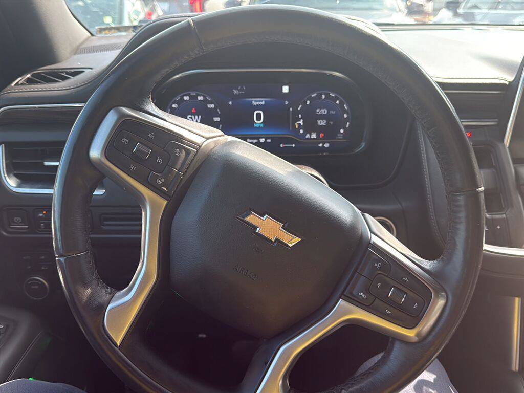 Used 2022 Chevrolet Tahoe LT w/ Luxury Package AWD/4WD image 4