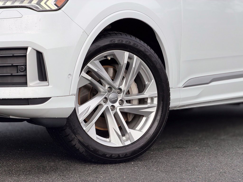 Used 2020 Audi Q7 2.0T Premium Plus w/ Premium Plus Package AWD/4WD image 2