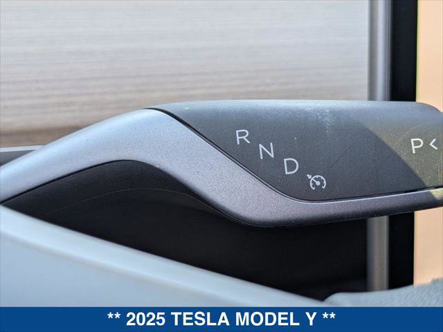 Used 2025 Tesla Model Y Long Range image 16