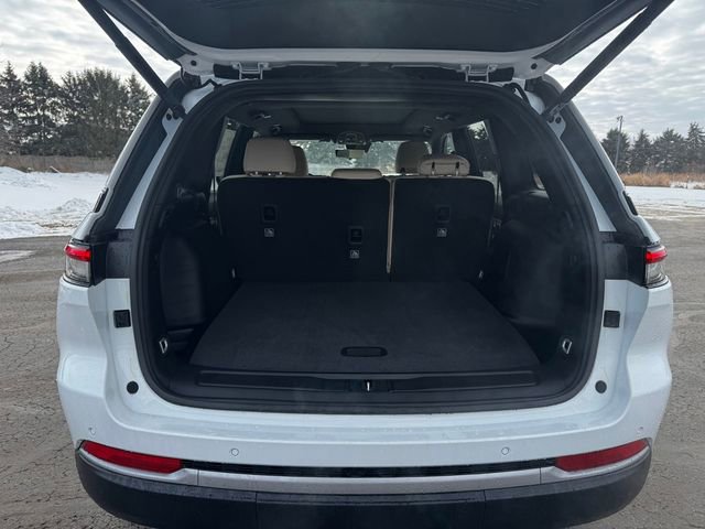 New 2026 Jeep Grand Cherokee Limited w/ Luxury Tech Group II image 17