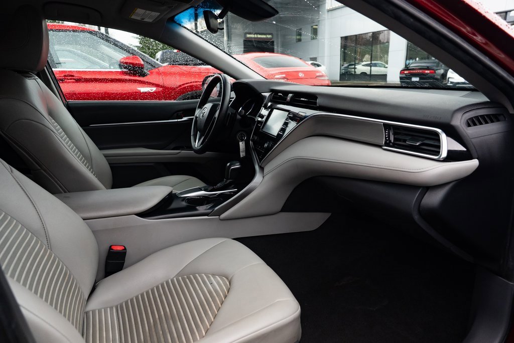 Used 2018 Toyota Camry SE image 23