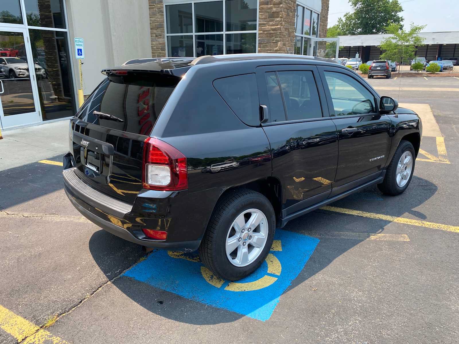 Used 2017 Jeep Compass Sport FWD image 4