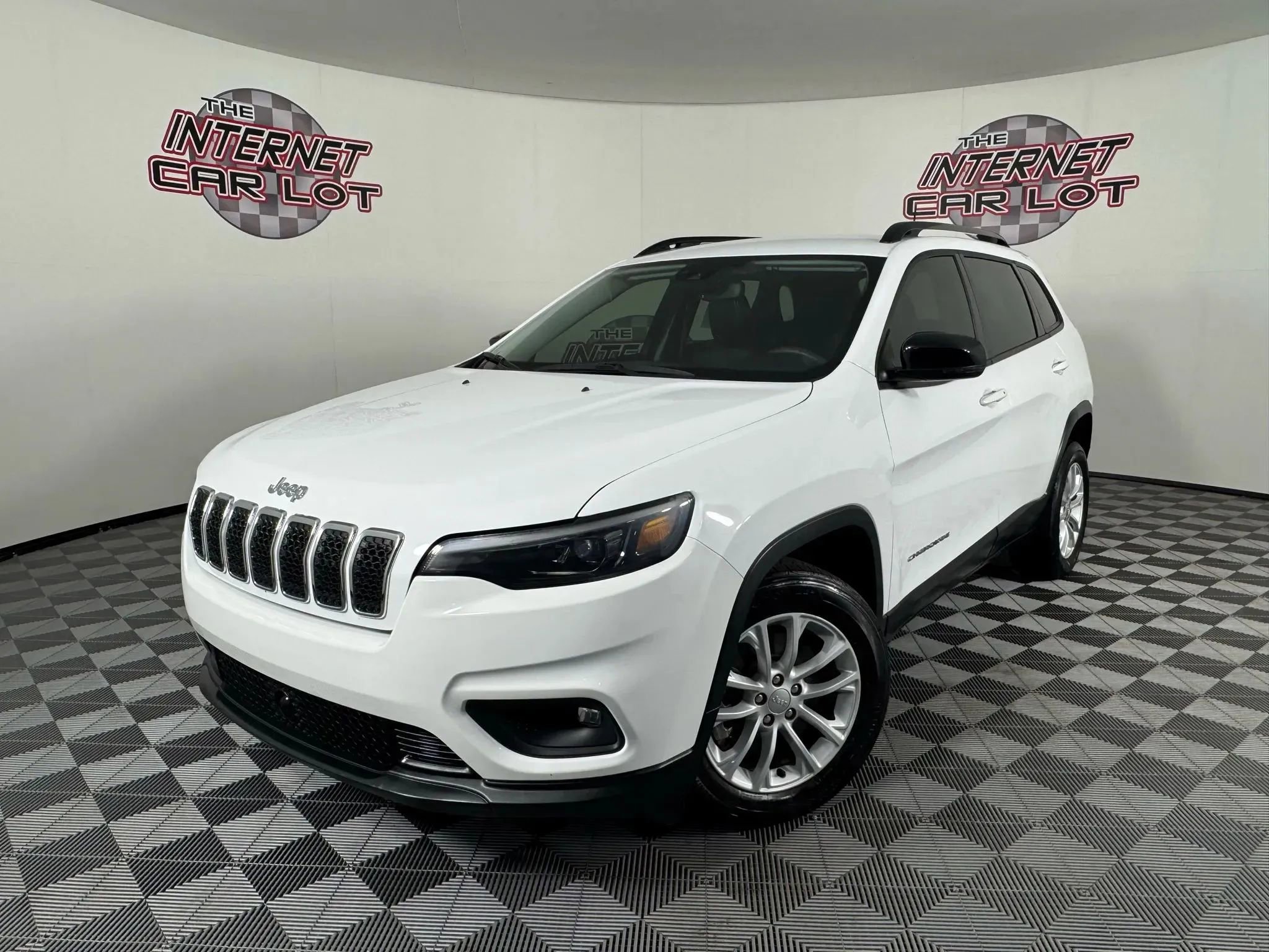 Used 2022 Jeep Cherokee Latitude Lux FWD image 1