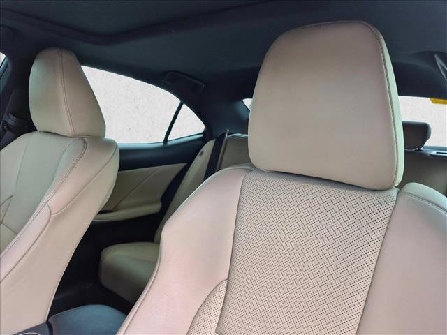 Used 2019 Lexus IS 300 F Sport w/ F Sport Package RWD image 4