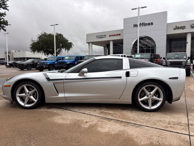 Used 2011 Chevrolet Corvette Coupe w/ 1LT RWD image 8