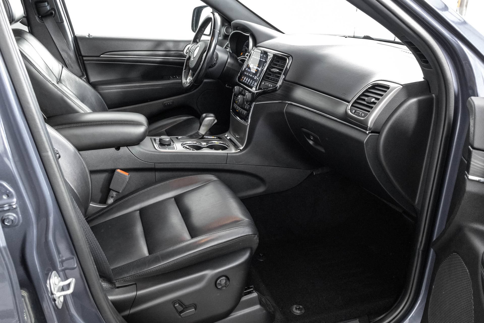Used 2021 Jeep Grand Cherokee Limited AWD/4WD image 44