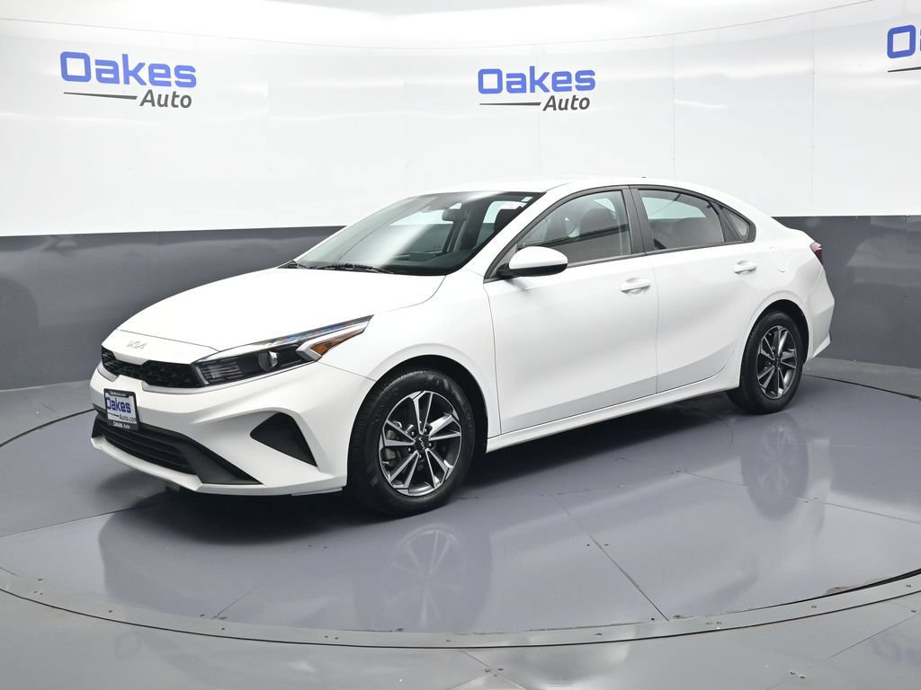Certified 2024 Kia Forte LXS FWD image 3