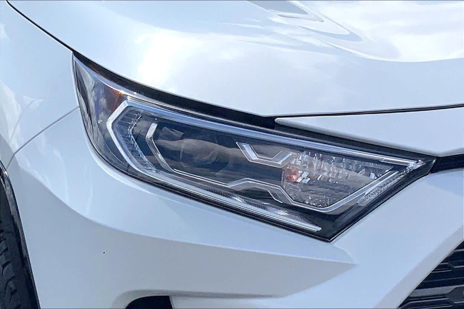 Used 2021 Toyota RAV4 XSE AWD/4WD image 28