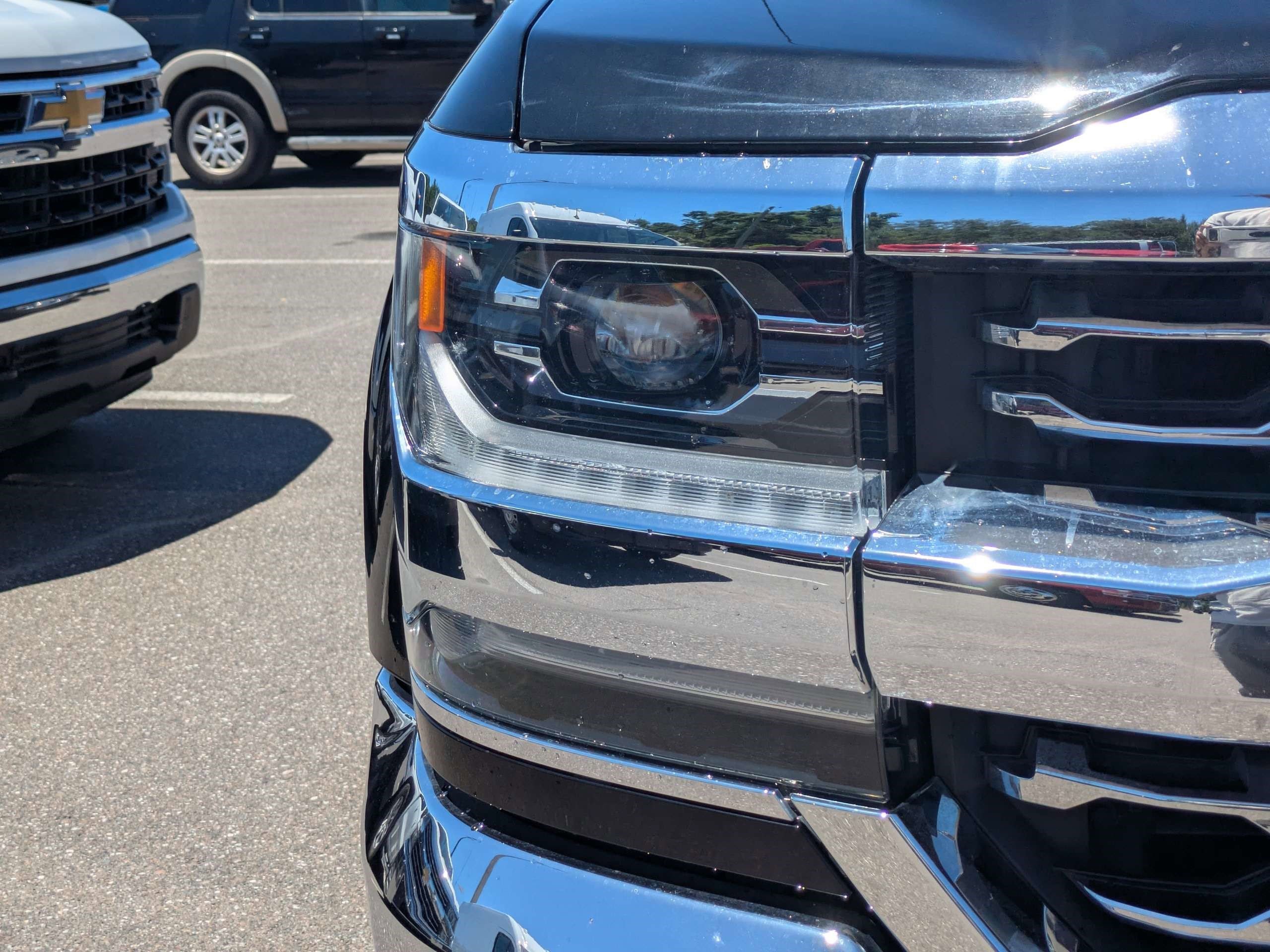 Used 2018 Chevrolet Silverado 1500 LTZ w/ Sport Package AWD/4WD image 10