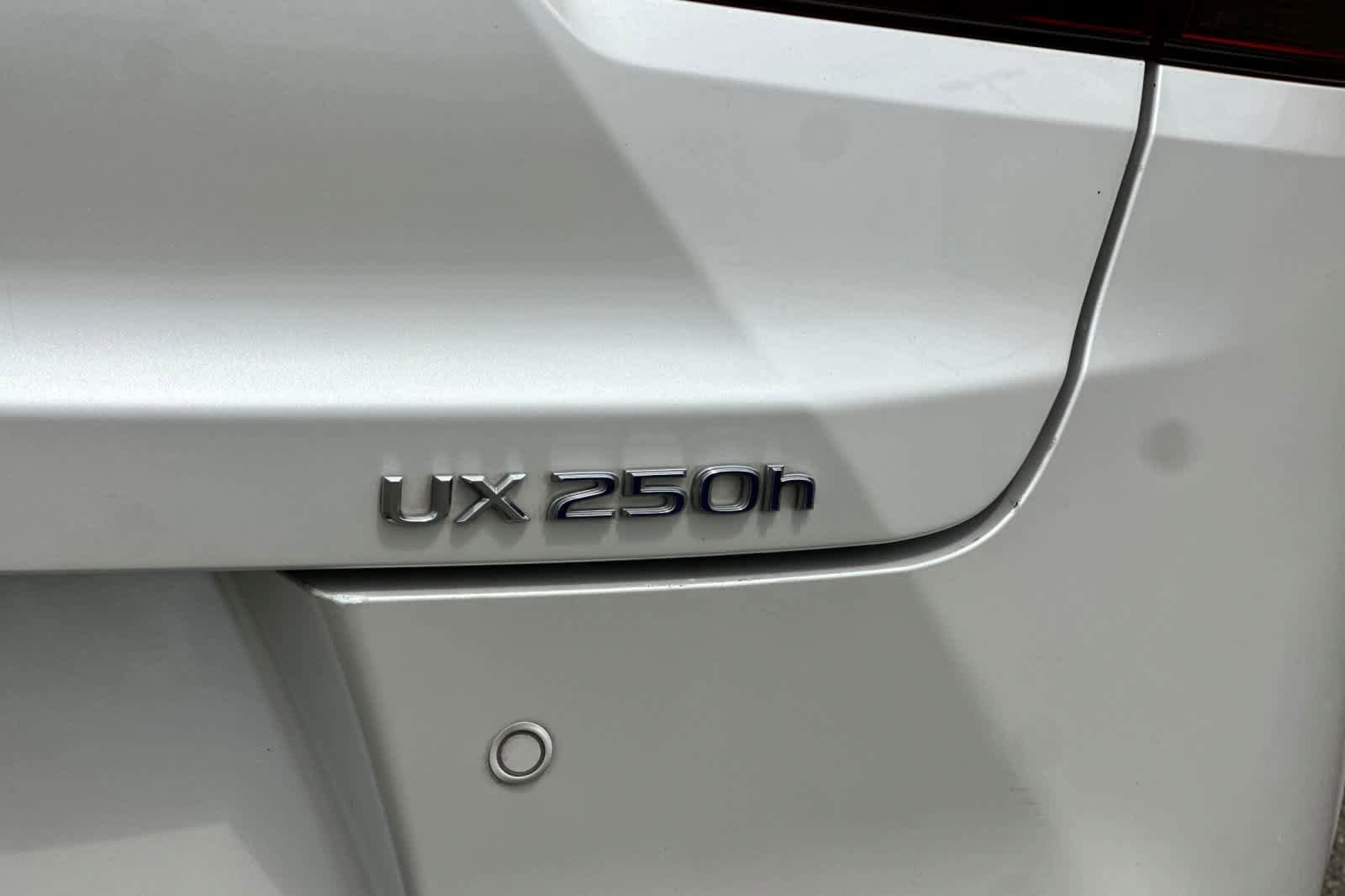 Used 2021 Lexus UX 250h AWD/4WD image 32