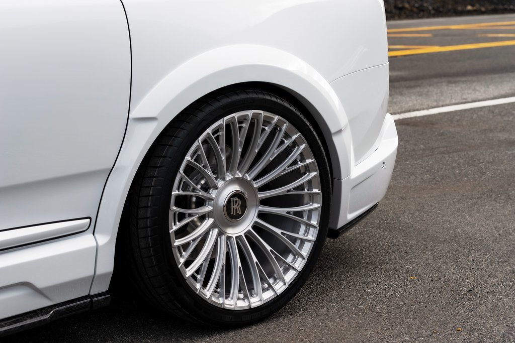 Used 2026 Rolls-Royce Cullinan image 3