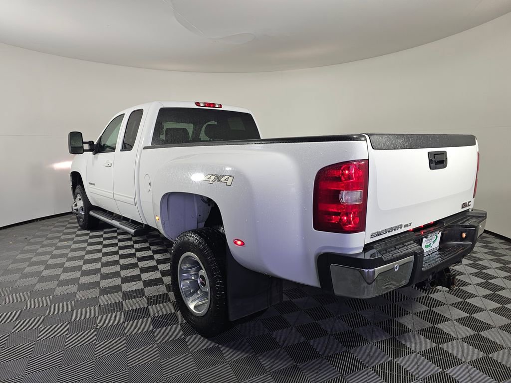 Used 2011 GMC Sierra 3500 SLT w/ SLT Convenience Package image 5