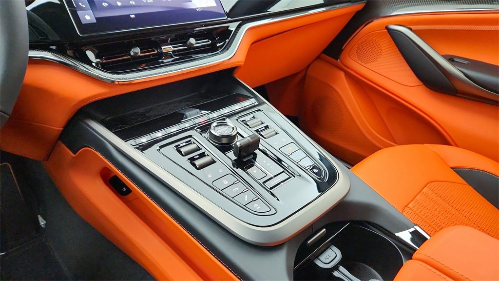 New 2025 Aston Martin DBX 707 image 6