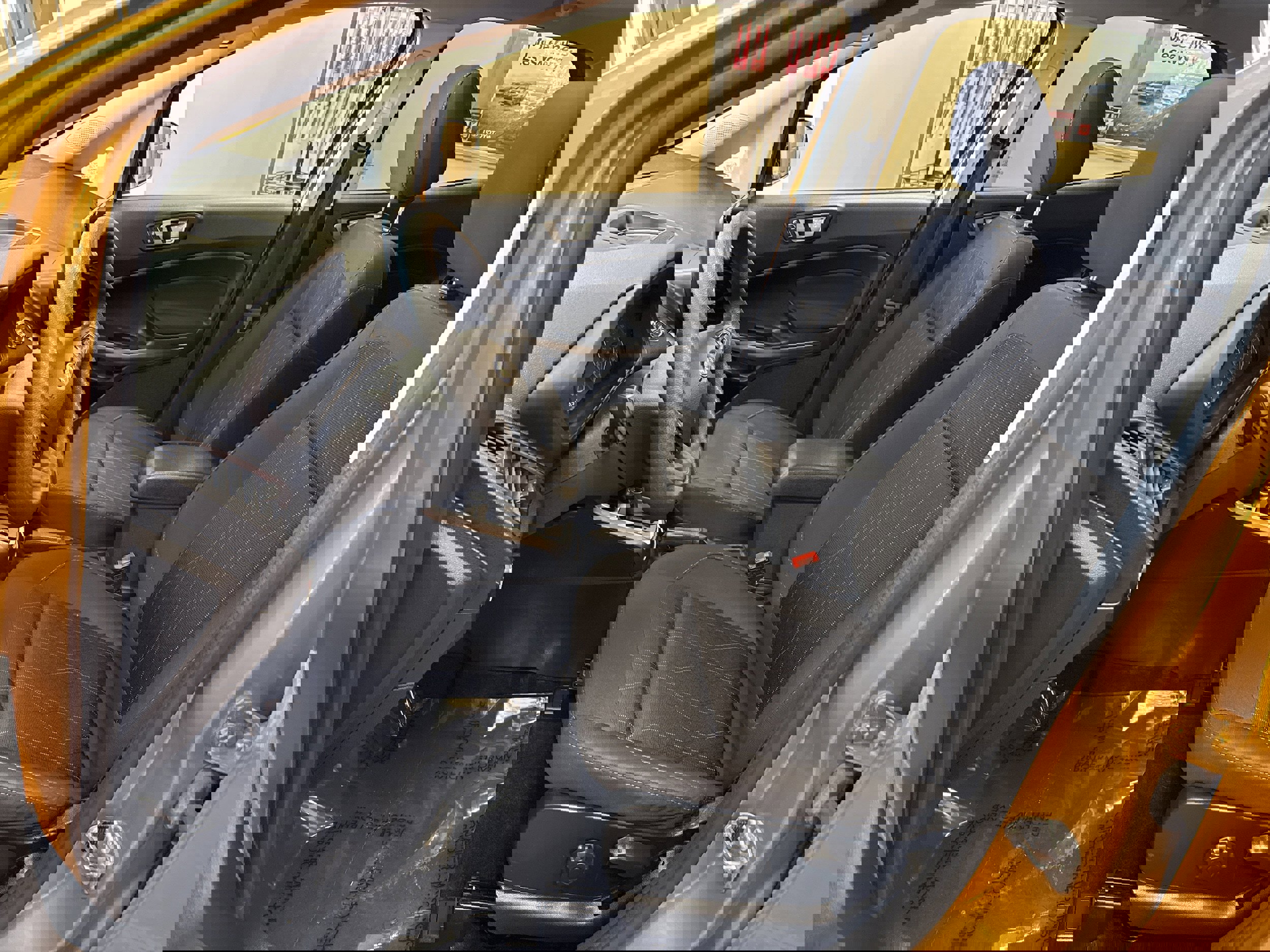 Used 2021 Ford EcoSport SE image 6