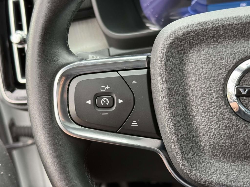 Used 2023 Volvo XC40 B5 Plus w/ Driver Assist Package image 30