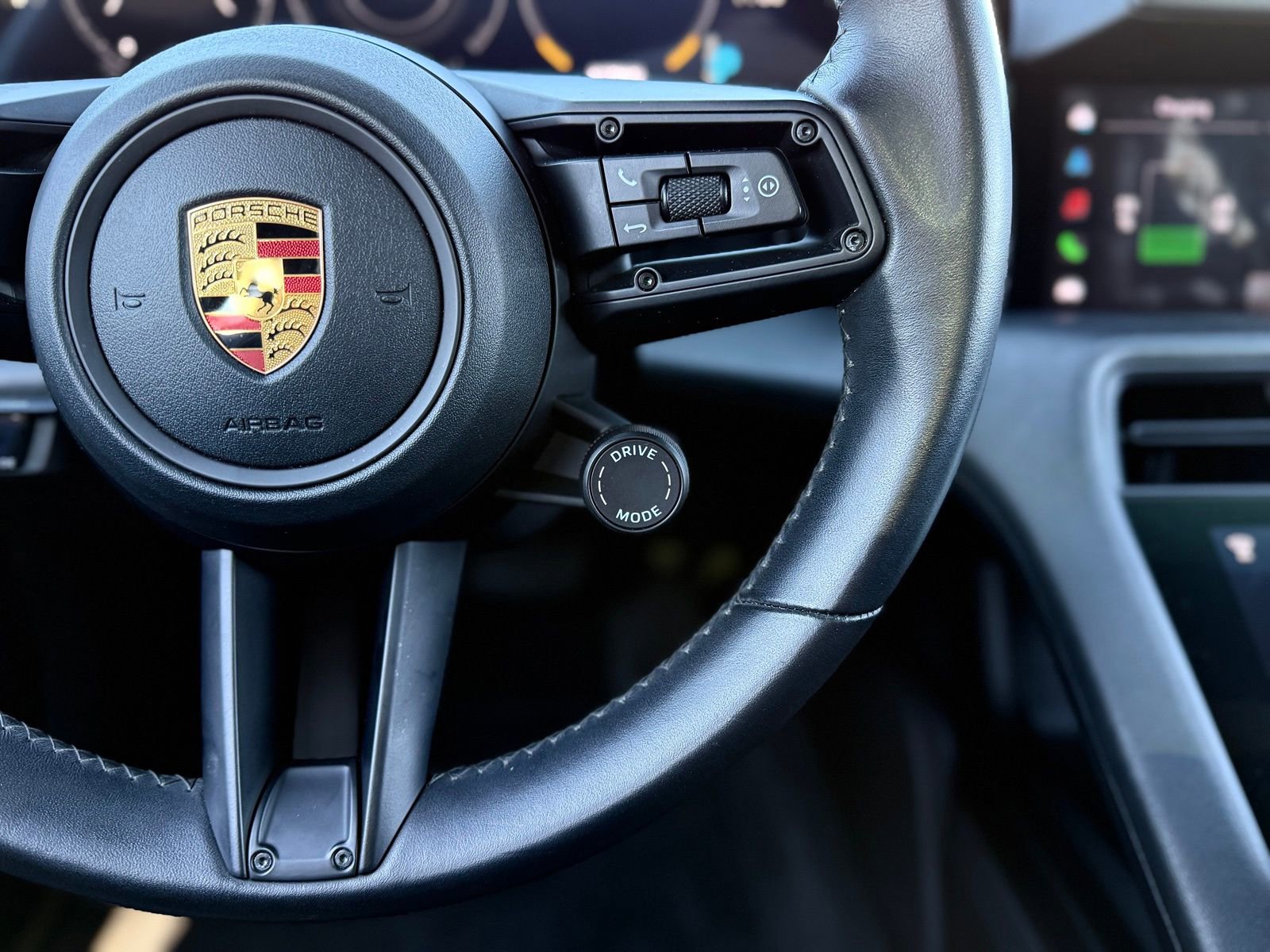 Used 2020 Porsche Taycan 4S image 26