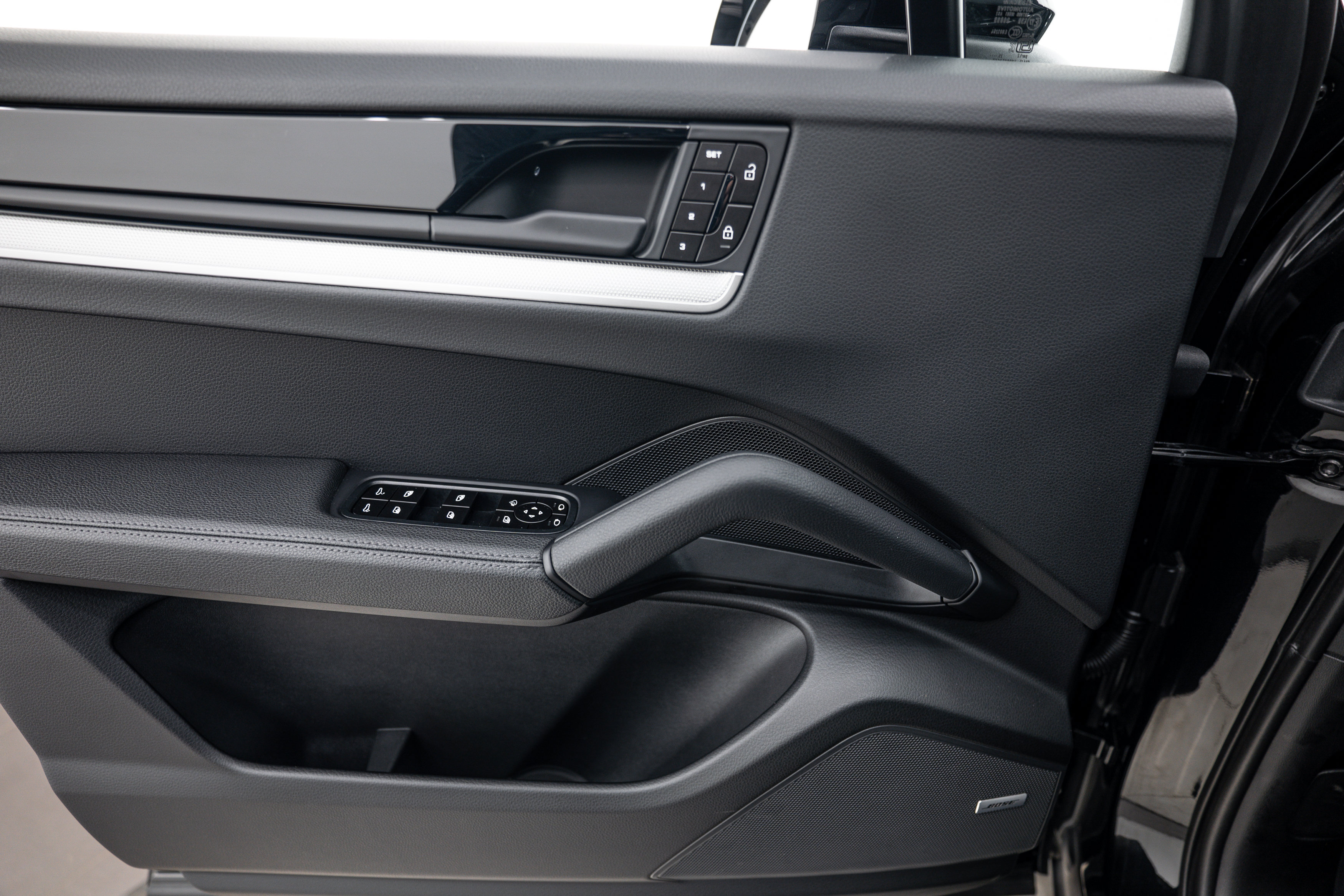 Certified 2026 Porsche Cayenne AWD/4WD image 18