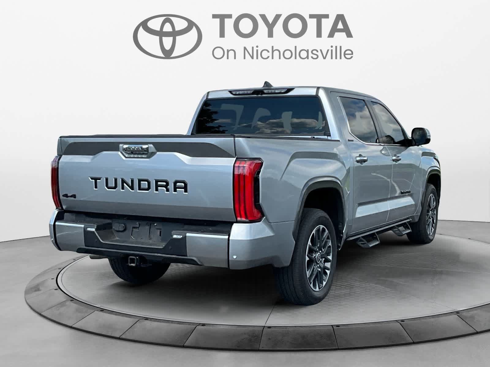 Used 2024 Toyota Tundra Limited AWD/4WD image 5