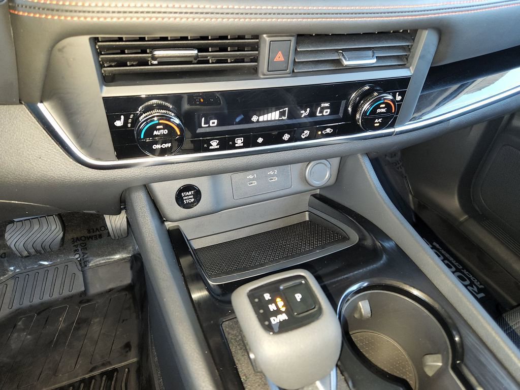 Certified 2025 Nissan Rogue SV image 21