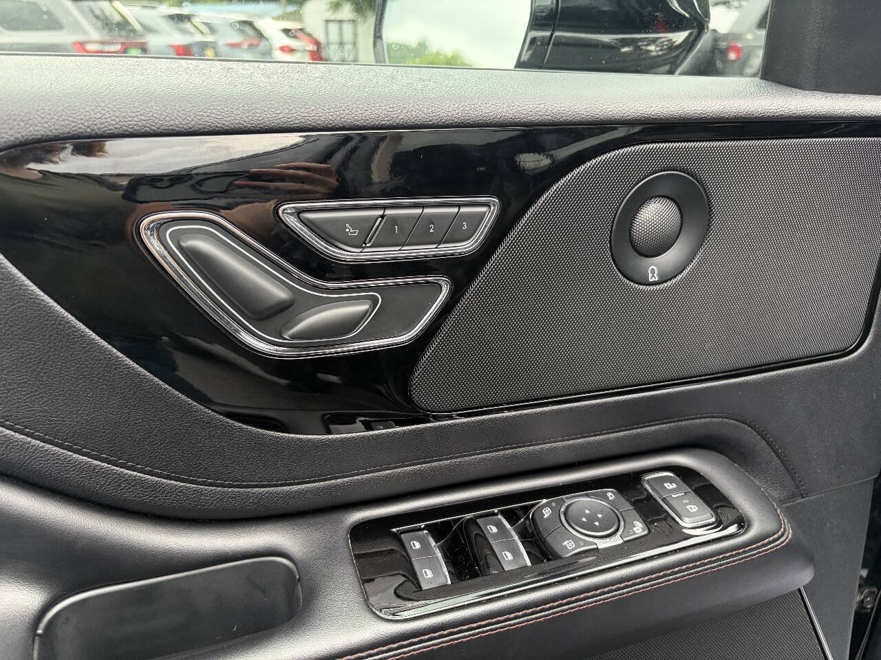 Used 2021 Lincoln Aviator Reserve w/ Elements Package Plus AWD/4WD image 13