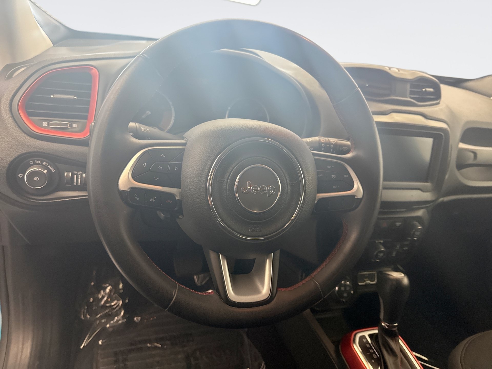 Used 2020 Jeep Renegade Trailhawk AWD/4WD image 12