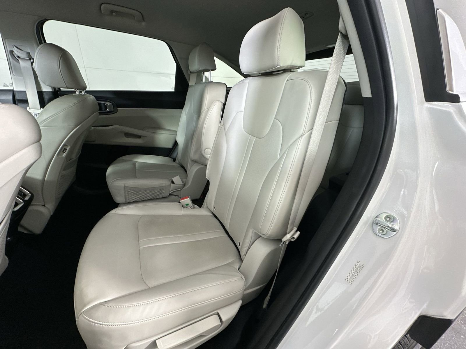 Used 2022 Kia Sorento EX image 24