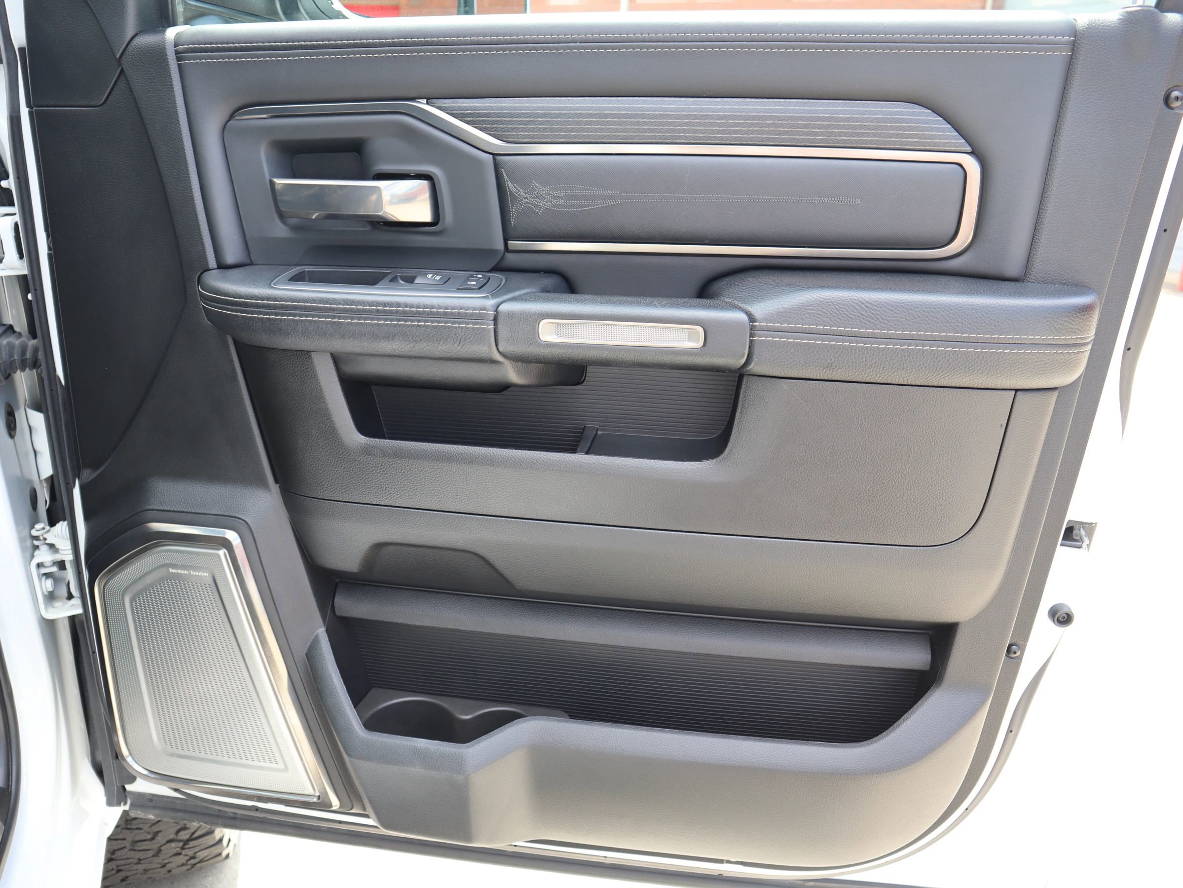 Used 2019 RAM 2500 Limited image 35