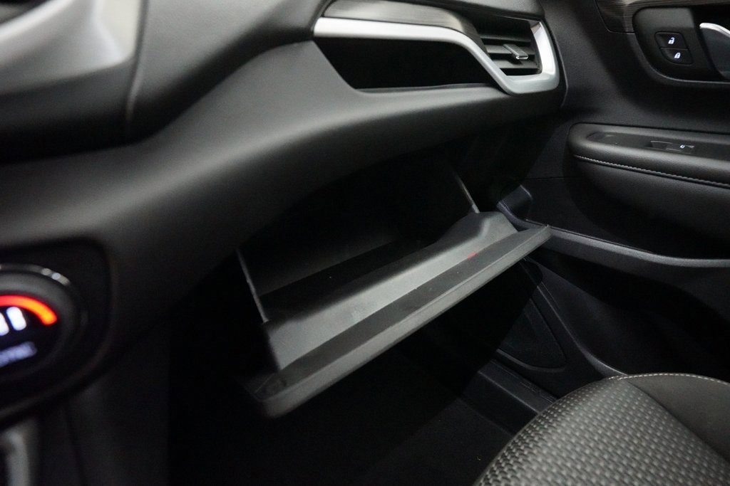 Used 2023 GMC Terrain SLE w/ Driver Convenience Package image 29