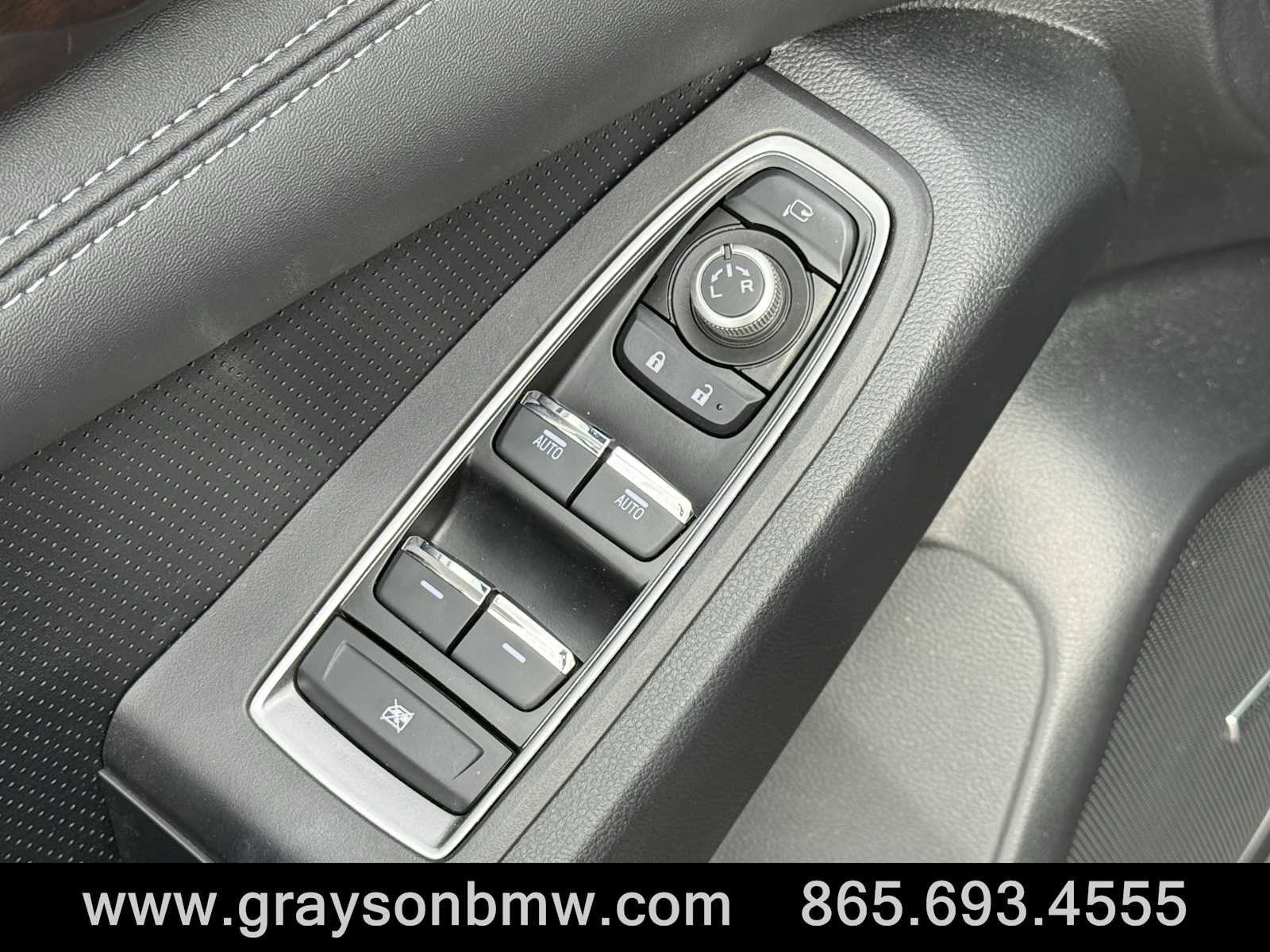 Used 2025 Subaru Ascent Touring w/ Popular Package #1 image 12