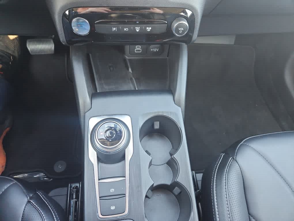 Used 2025 Ford Escape SE w/ PHEV Premium Package image 16