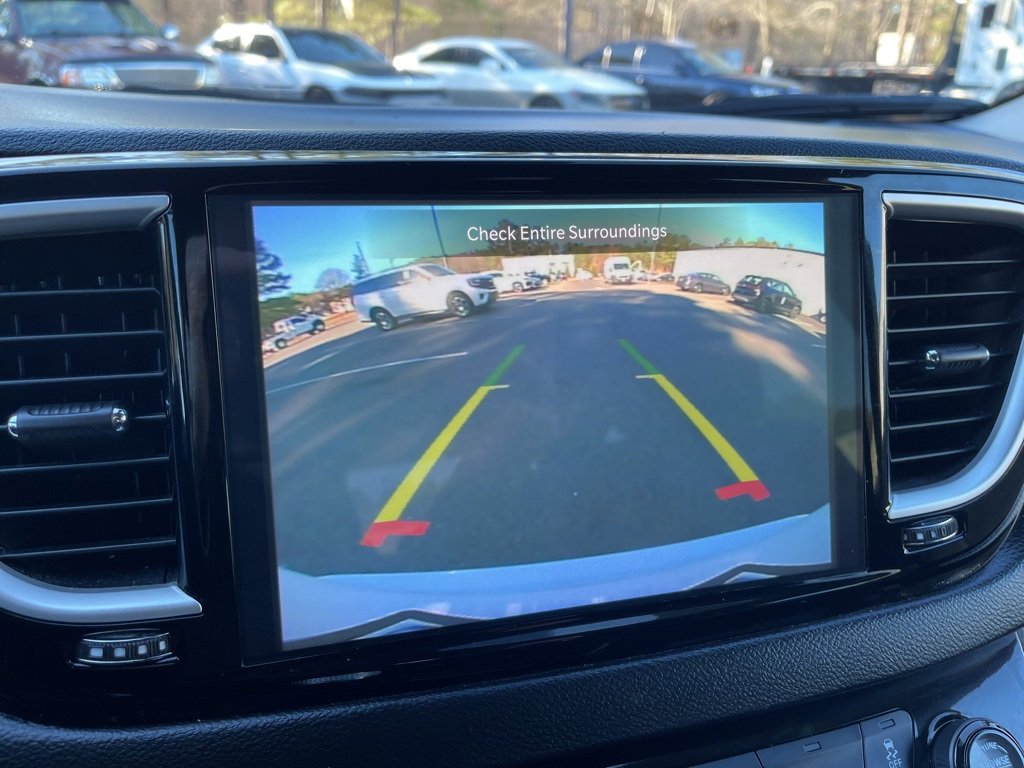 Used 2024 Chrysler Pacifica Touring-L image 12