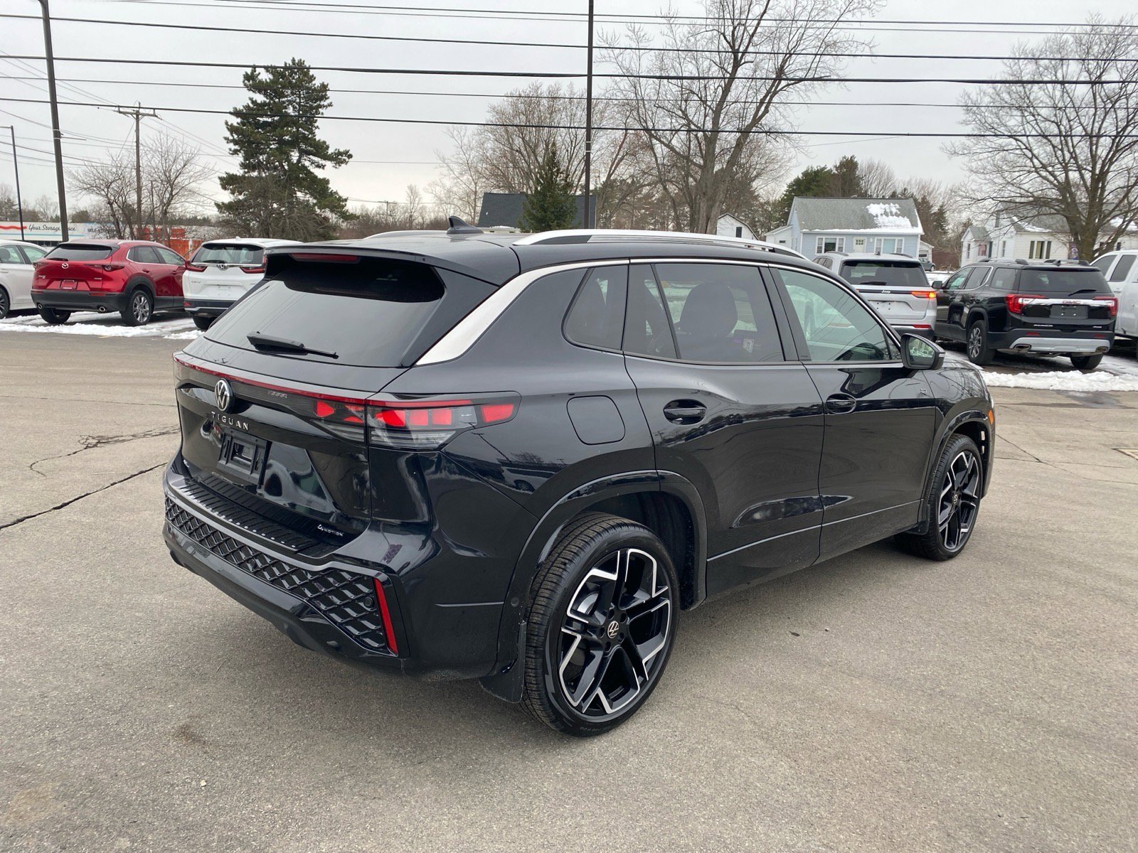 Used 2025 Volkswagen Tiguan SEL R-Line image 7