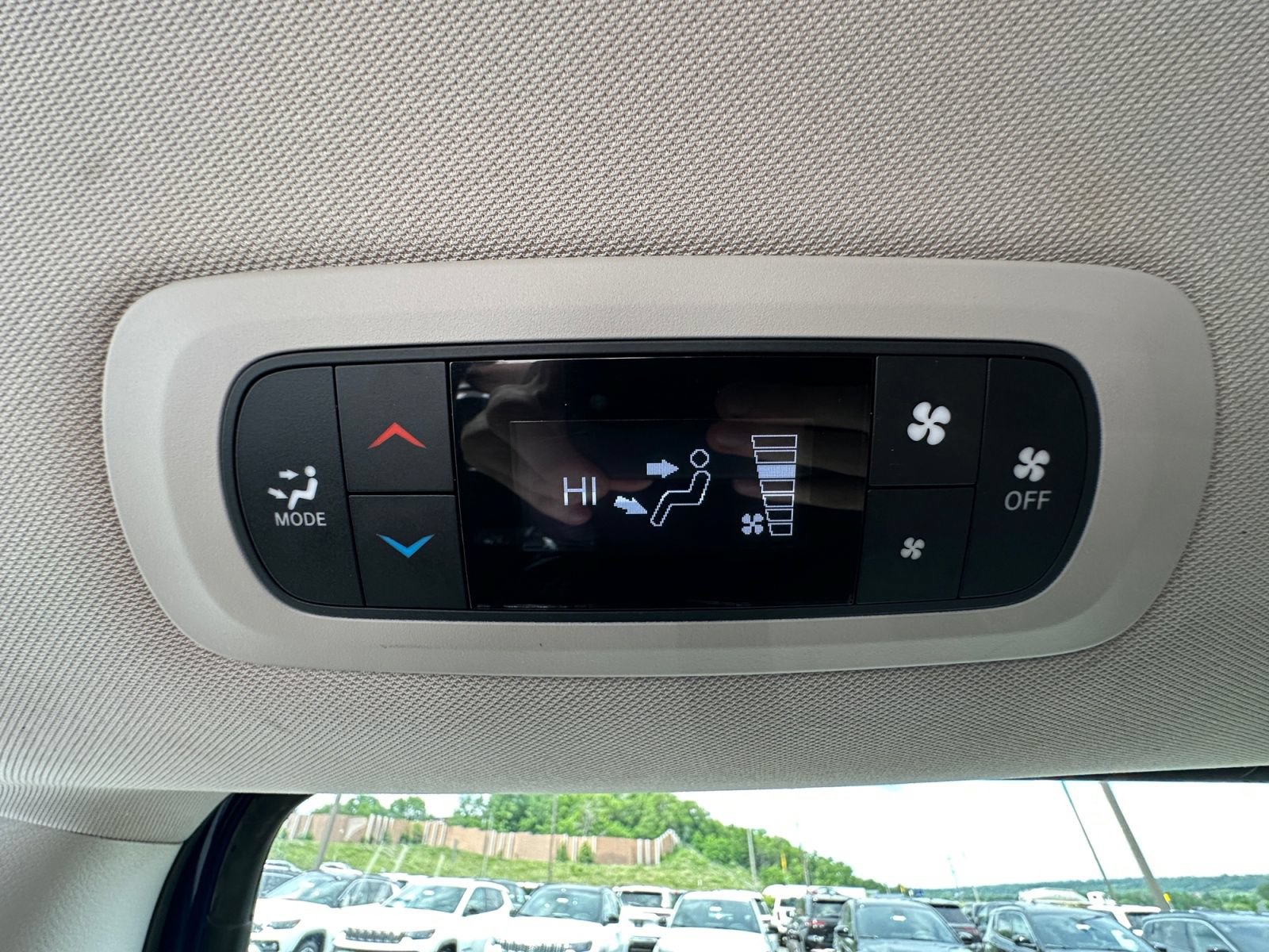 Used 2019 Chrysler Pacifica L FWD image 30