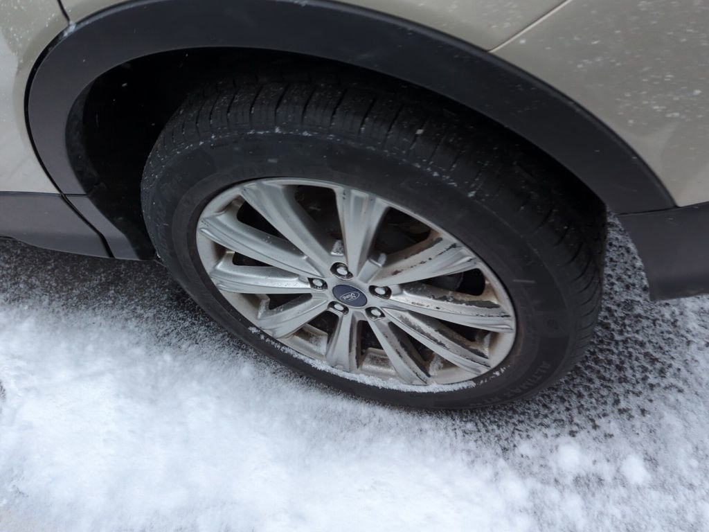 Used 2017 Ford Escape Titanium image 5