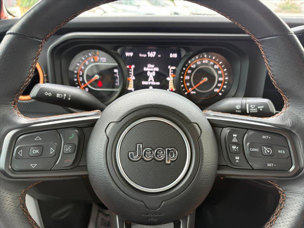 Used 2024 Jeep Gladiator Mojave w/ Technology Group AWD/4WD image 16