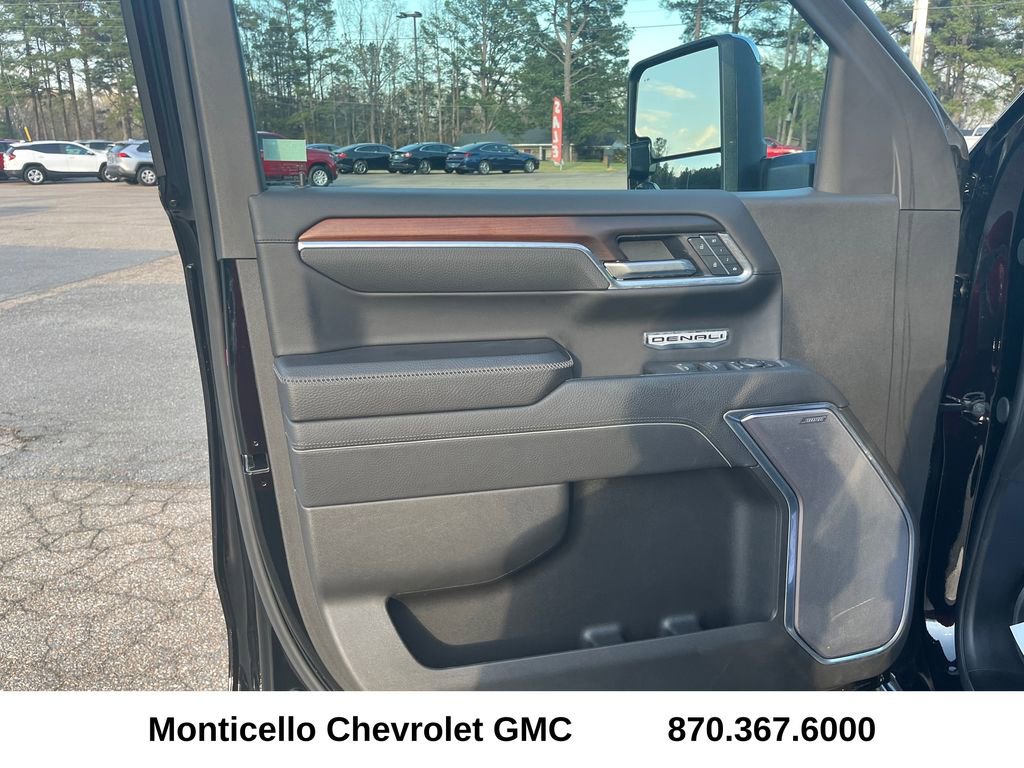Used 2025 GMC Sierra 1500 Denali w/ Denali Reserve Package image 10
