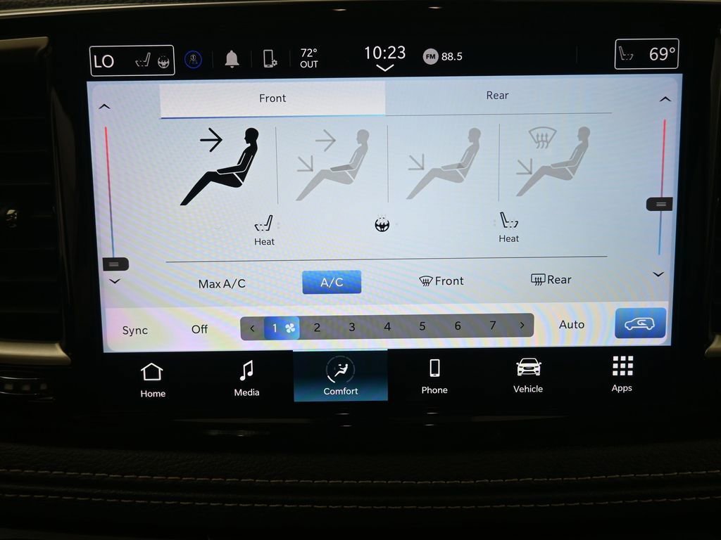 Used 2023 Chrysler Pacifica Touring-L FWD image 32