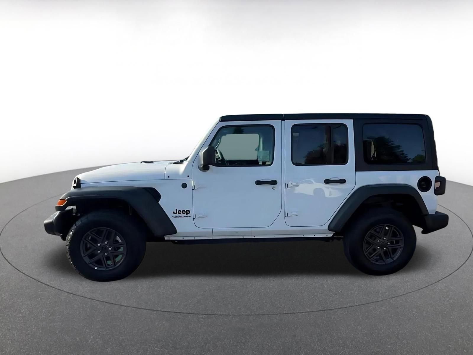 Used 2025 Jeep Wrangler Sport S image 9