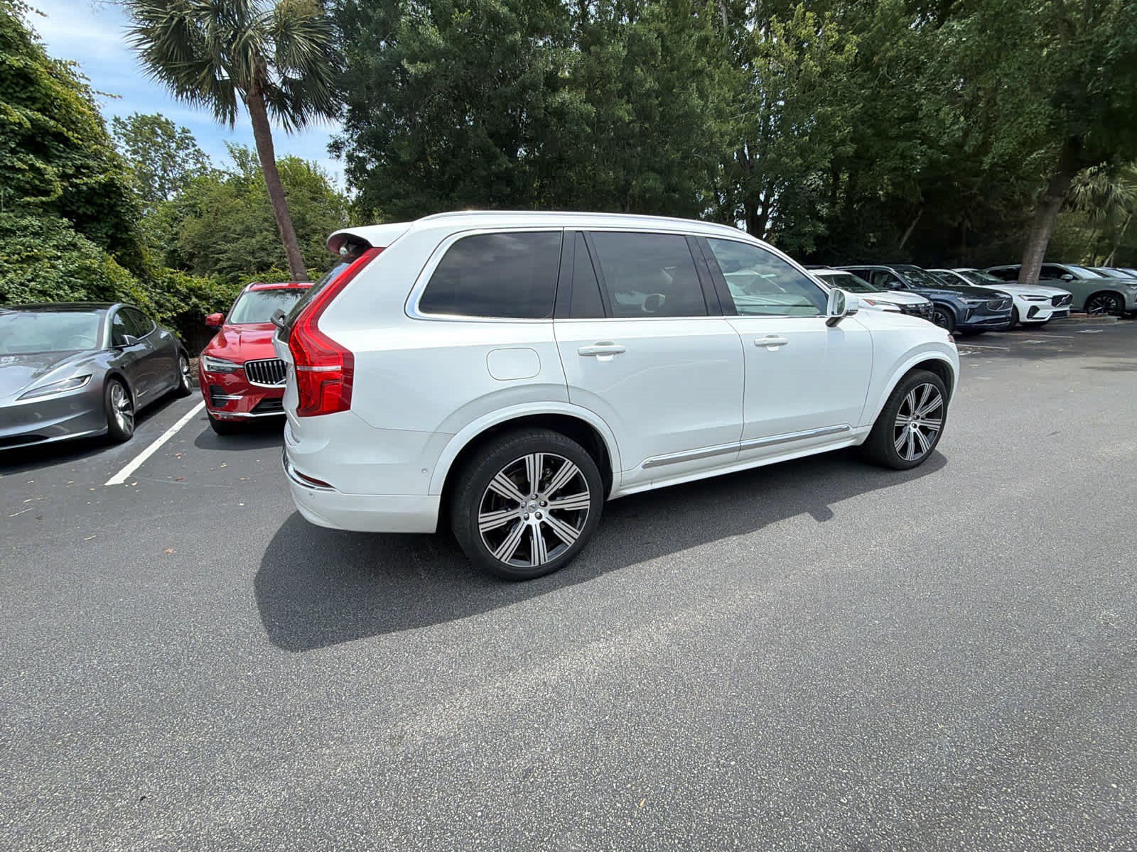 Used 2024 Volvo XC90 T8 Ultimate w/ Protection Package Premier AWD/4WD image 16