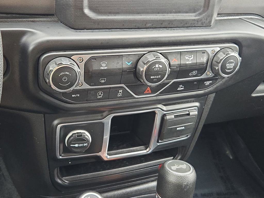 Certified 2022 Jeep Wrangler Willys image 35