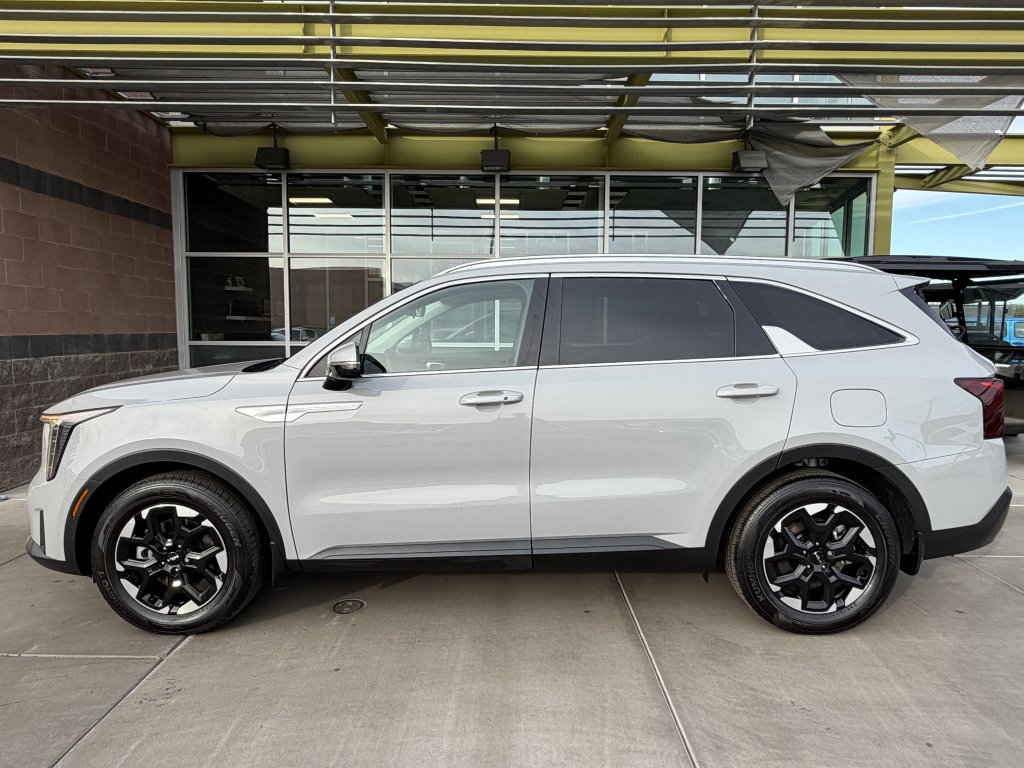 Used 2024 Kia Sorento S w/ Panoramic Sunroof Package image 7