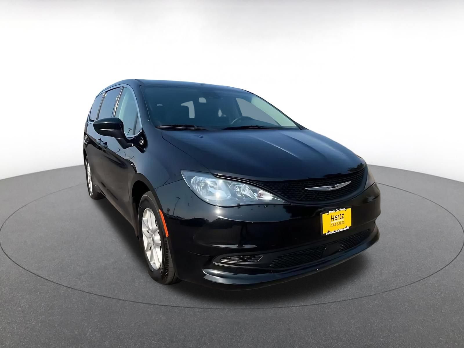 Used 2024 Chrysler Voyager LX FWD image 3