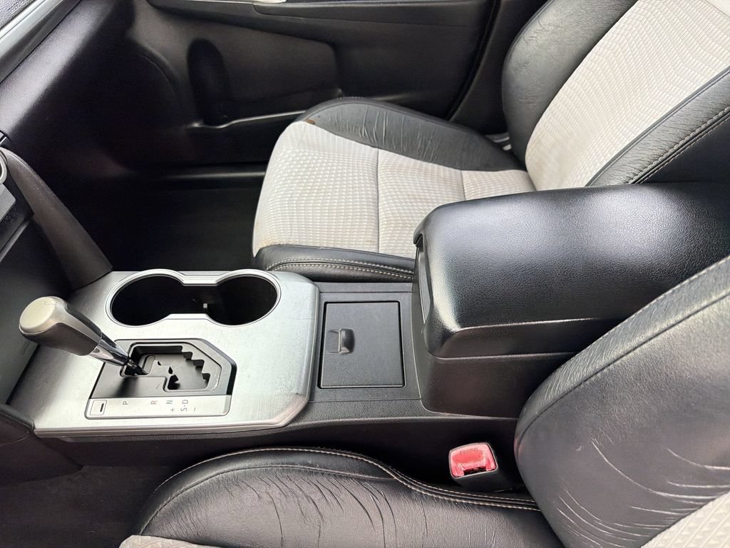 Used 2014 Toyota Camry SE FWD image 21