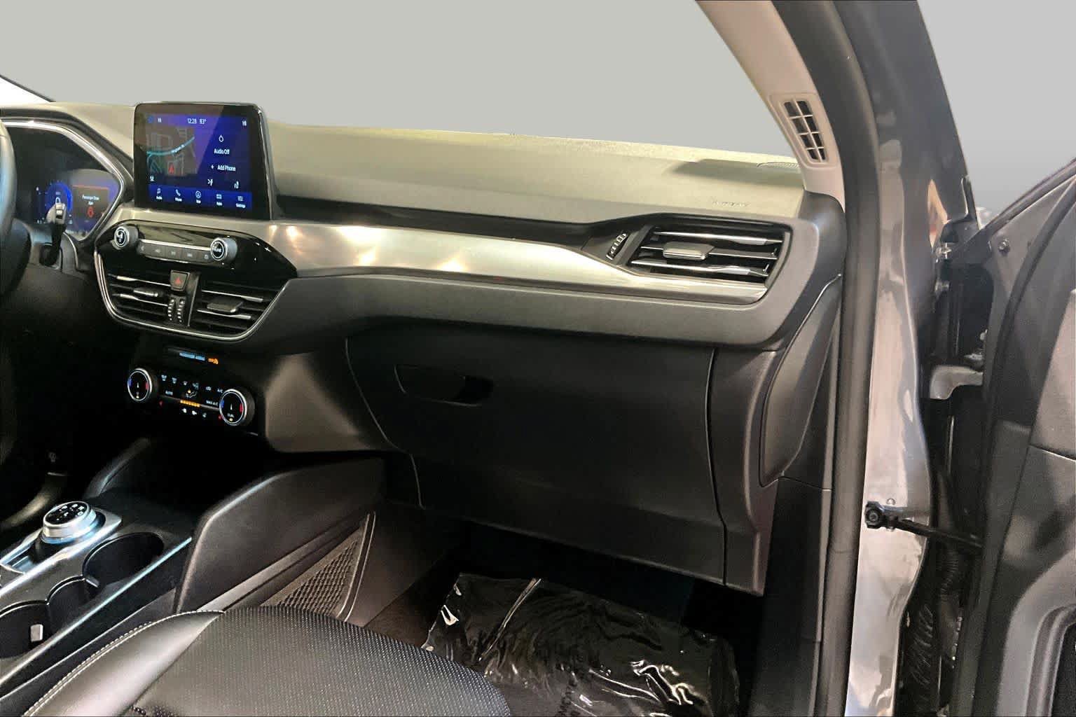 Used 2022 Ford Escape Titanium FWD image 18