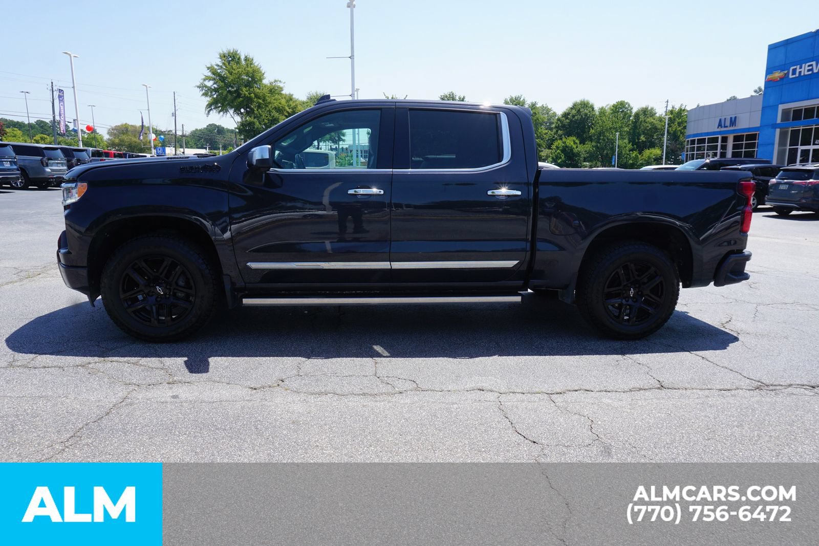 Used 2023 Chevrolet Silverado 1500 High Country w/ High Country Premium Package AWD/4WD image 9