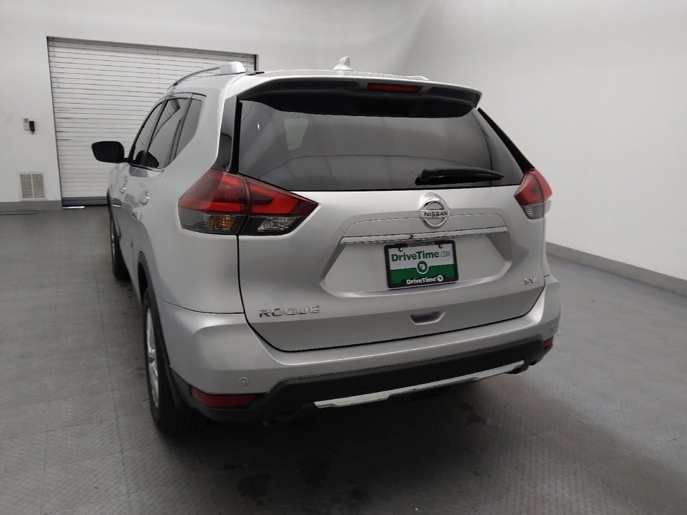 Used 2020 Nissan Rogue SV FWD image 6